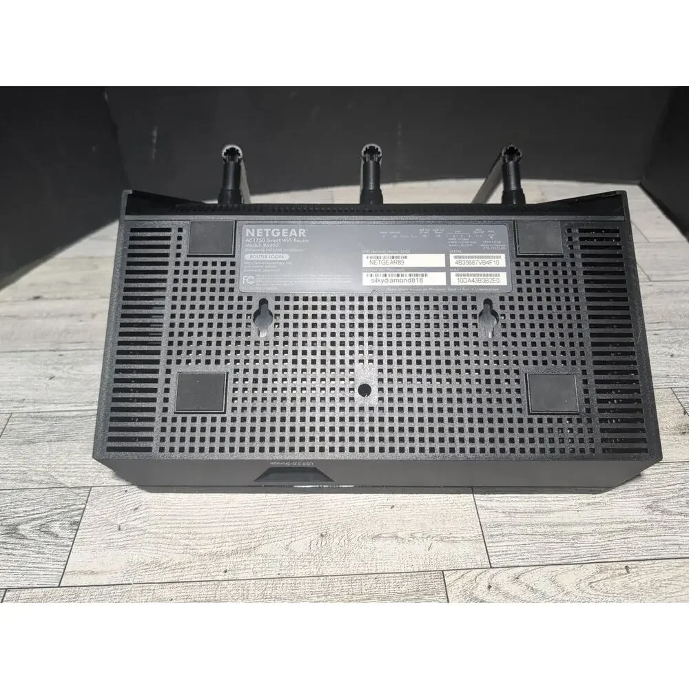 NETGEAR R6400 AC1750 Smart WiFi Router Wireless Router With Power Cord - Picture 9 of 12